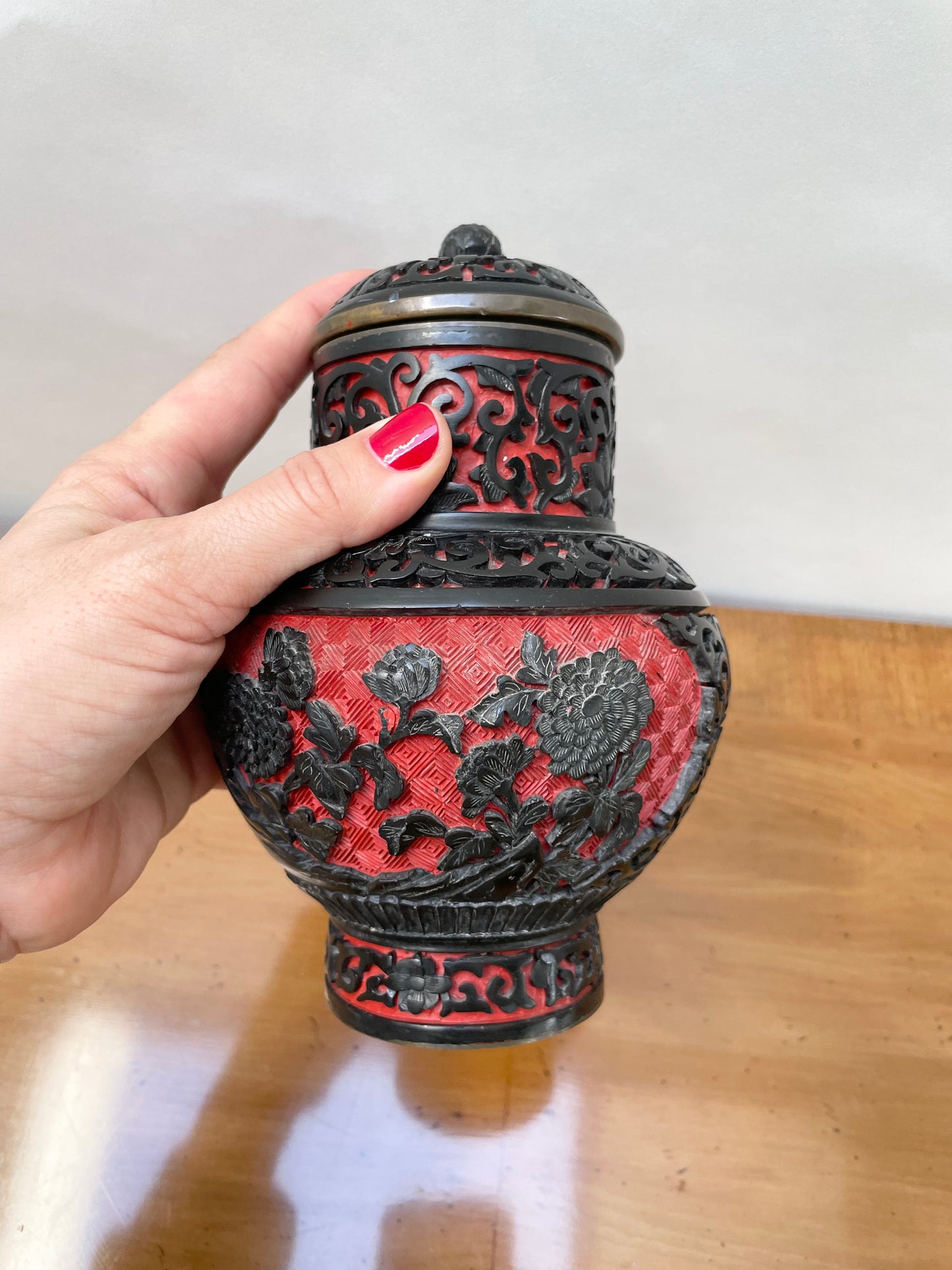 Vintage Chinese Black & Red Cinnabar Ginger Jar