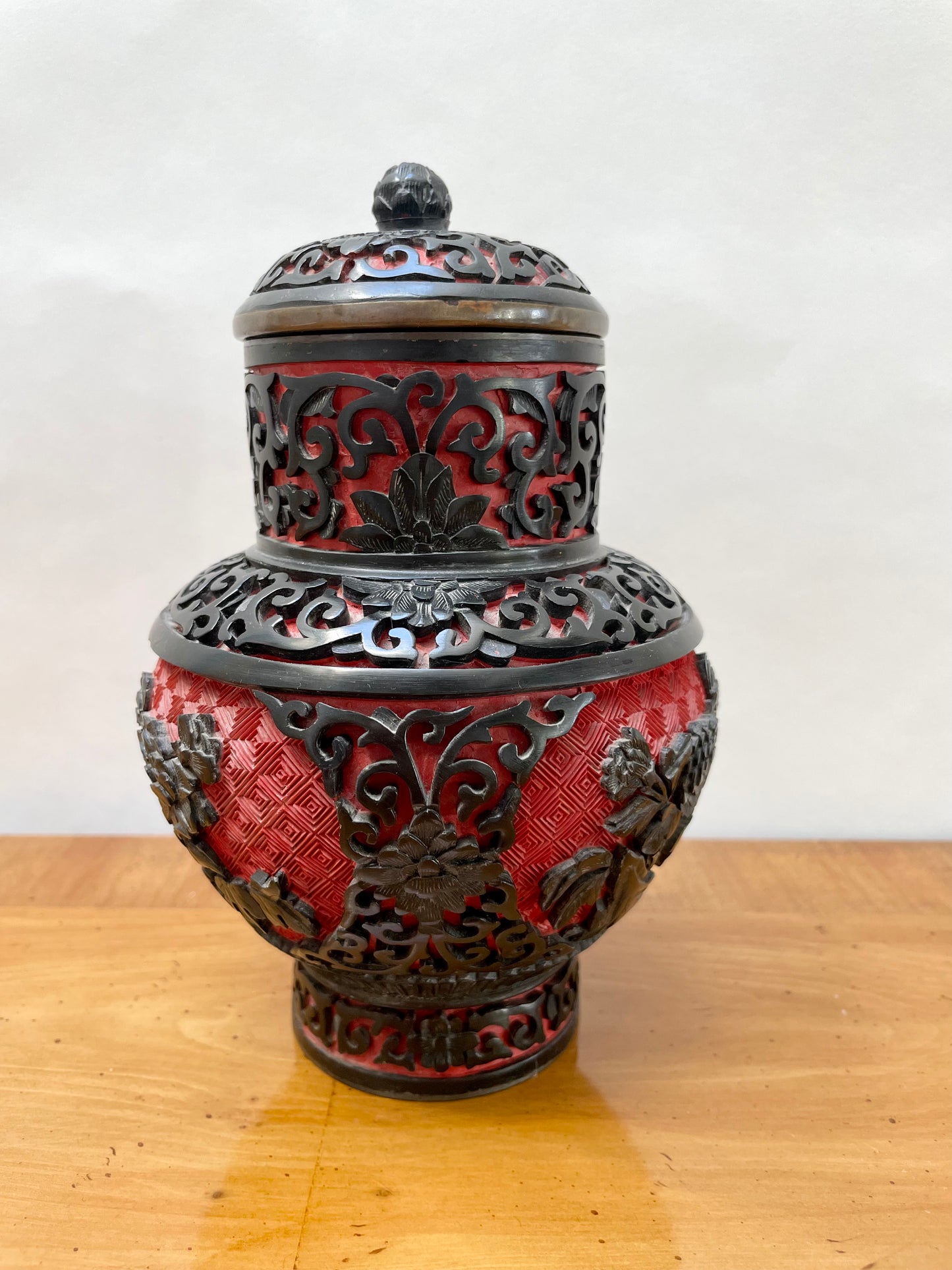 Vintage Chinese Black & Red Cinnabar Ginger Jar